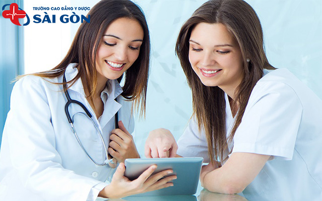 thi-to-hop-xa-hoi-hoc-dieu-duong-duoc-khong1